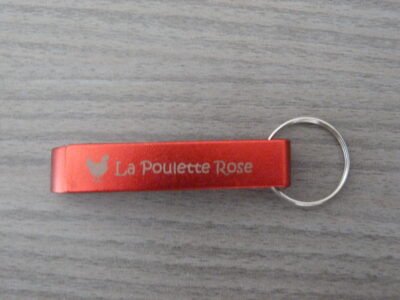 Décapsuleur en aluminium gravé "La Poulette Rose" – Image 3